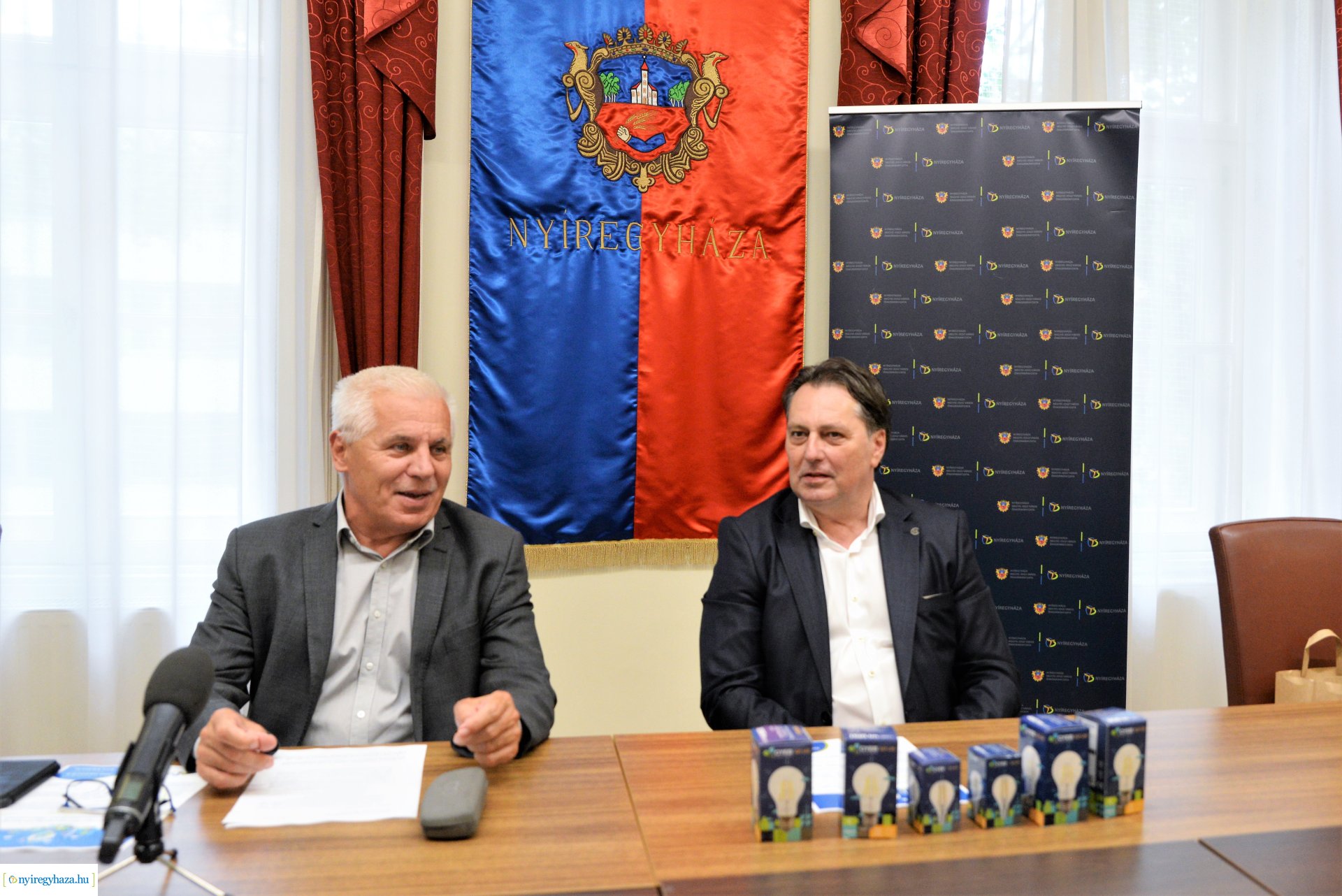 Lakossági ingyenes LED-csereprogram - sajtótájékoztató