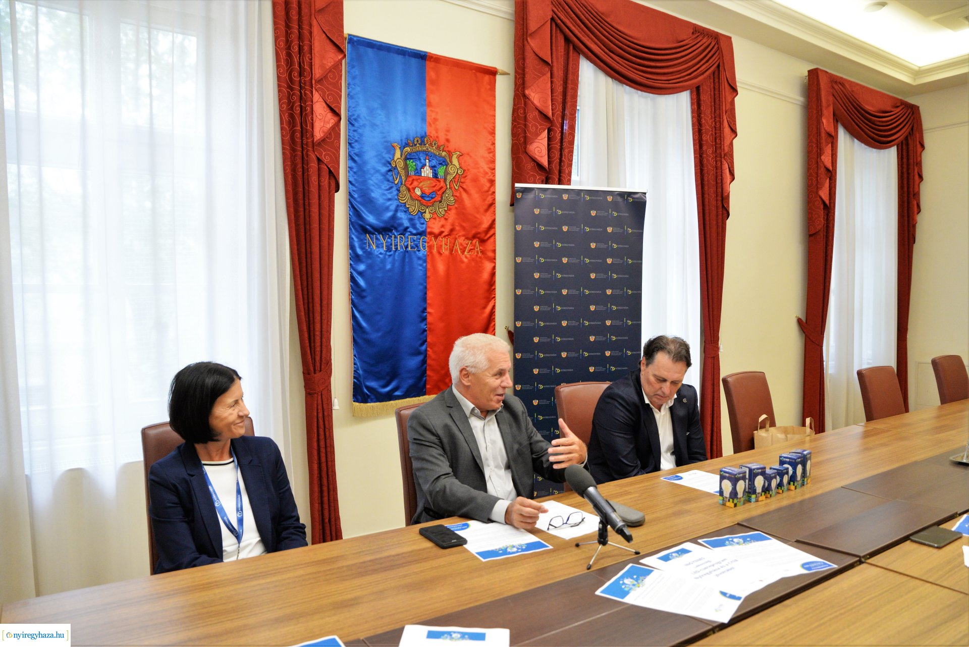 Lakossági ingyenes LED-csereprogram - sajtótájékoztató