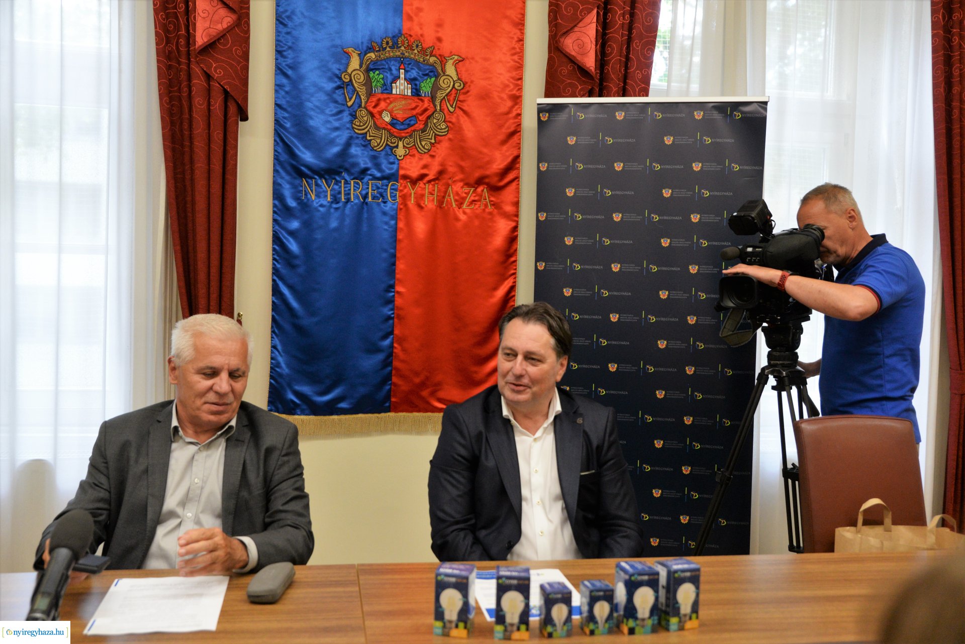 Lakossági ingyenes LED-csereprogram - sajtótájékoztató