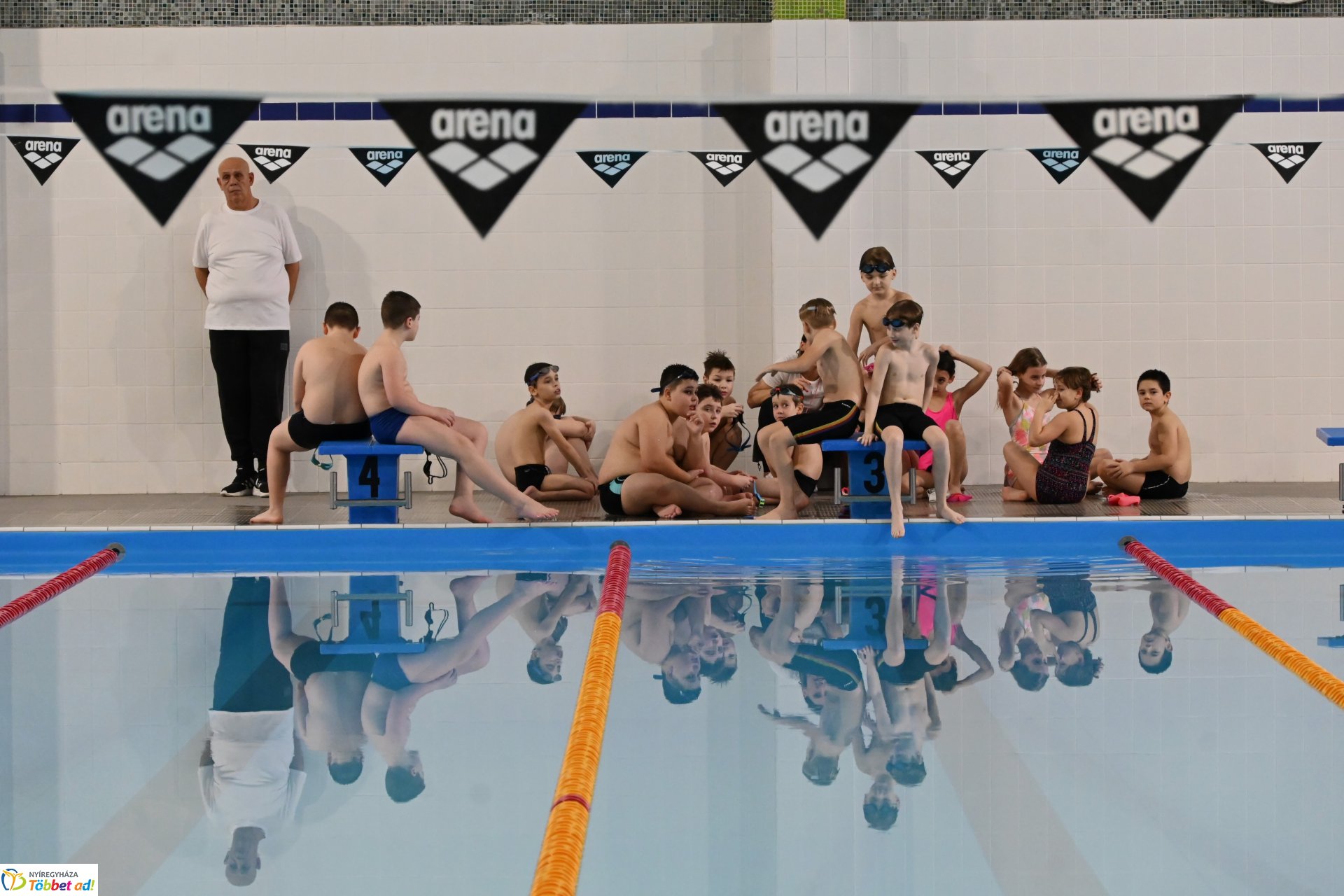 Lakossági úszás az Aranyban