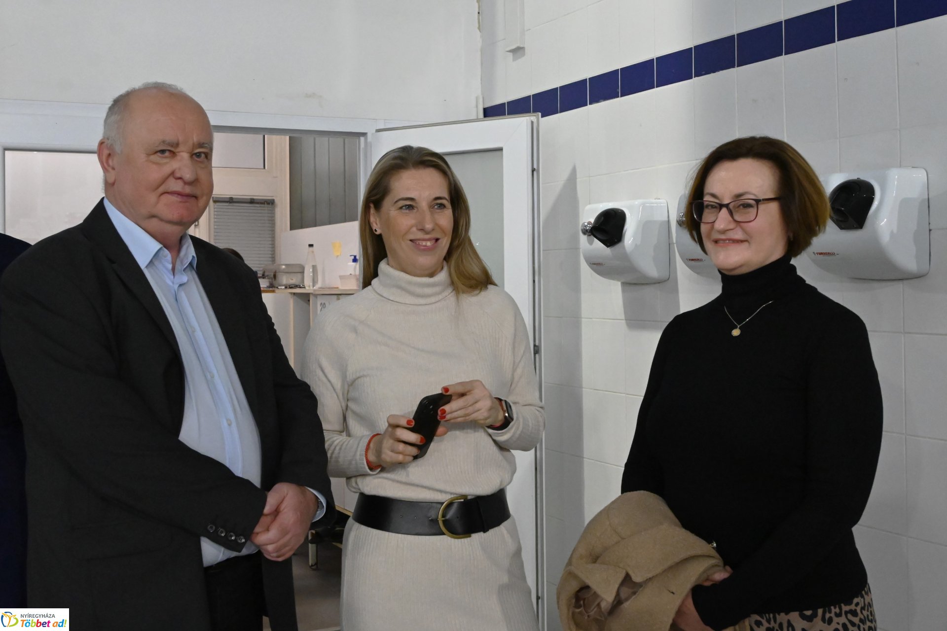 Lakossági úszás az Aranyban