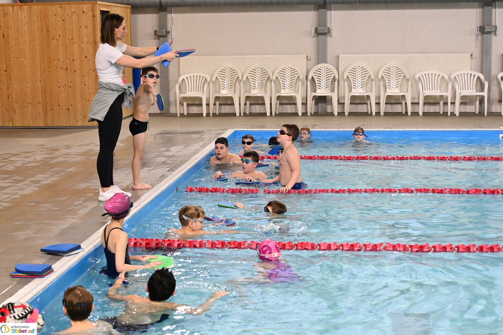 Lakossági úszás az Aranyban