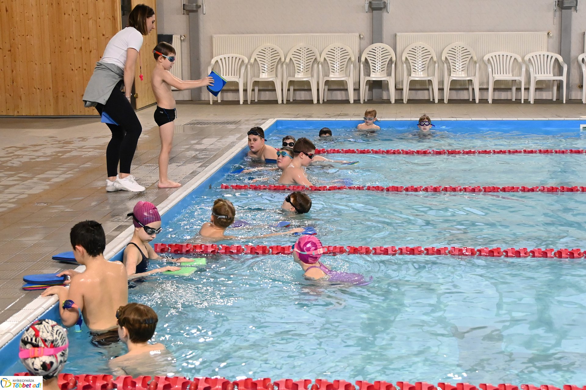 Lakossági úszás az Aranyban