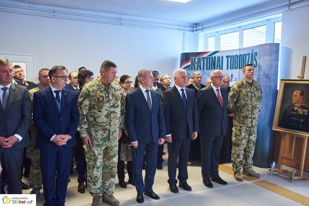 Laktanya átadó Nyíregyházán