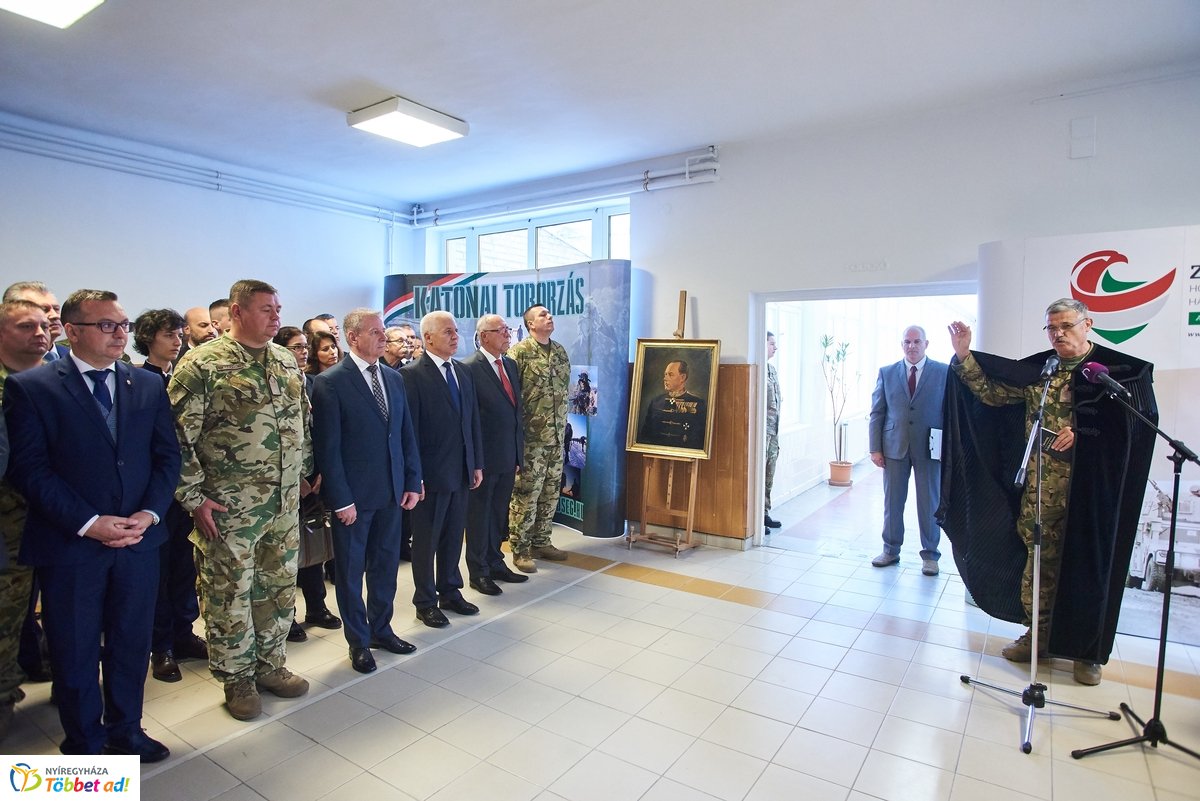 Laktanya átadó Nyíregyházán