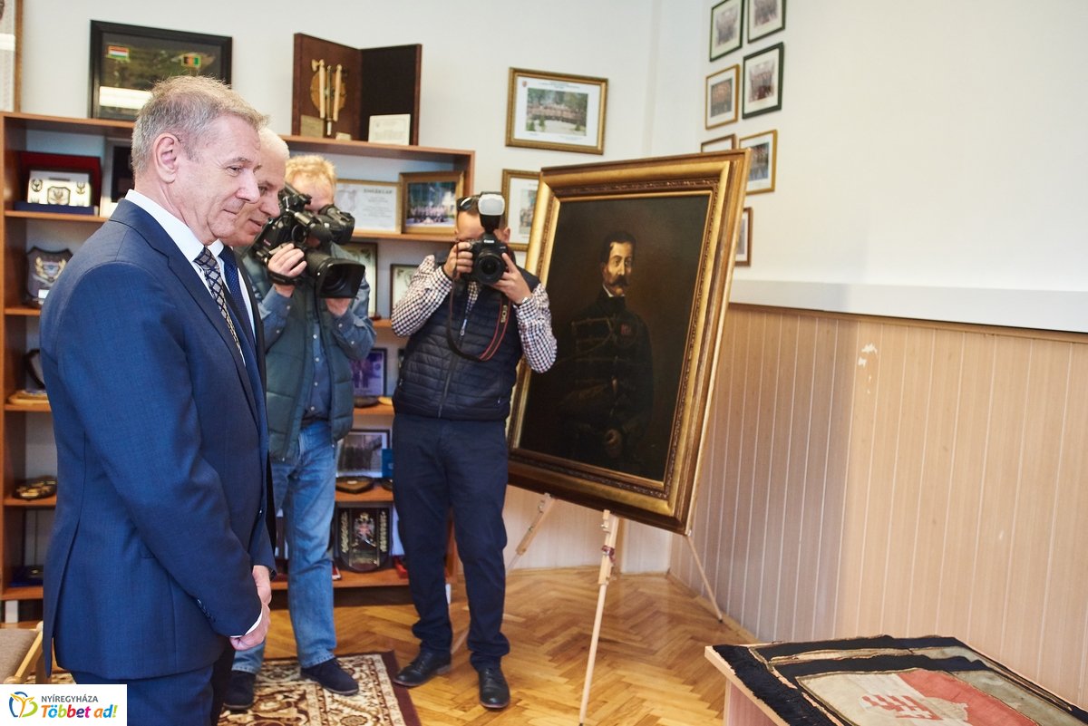 Laktanya átadó Nyíregyházán