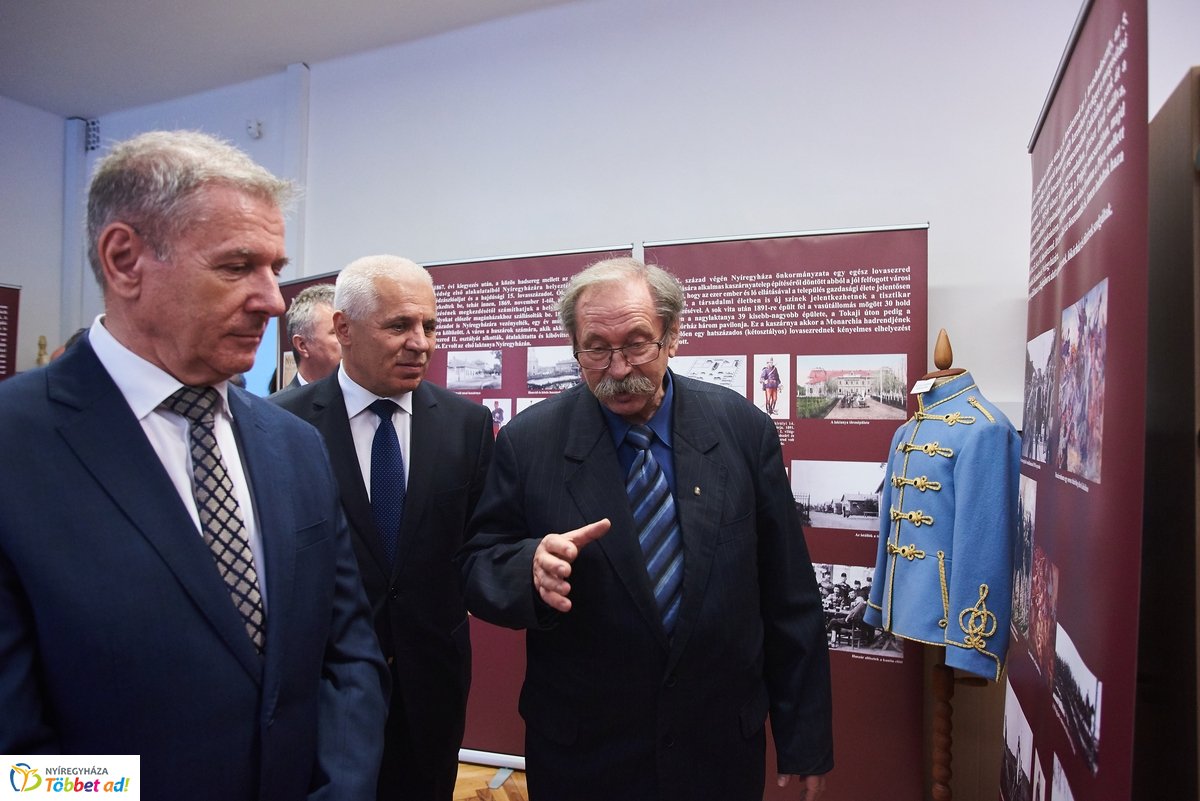 Laktanya átadó Nyíregyházán