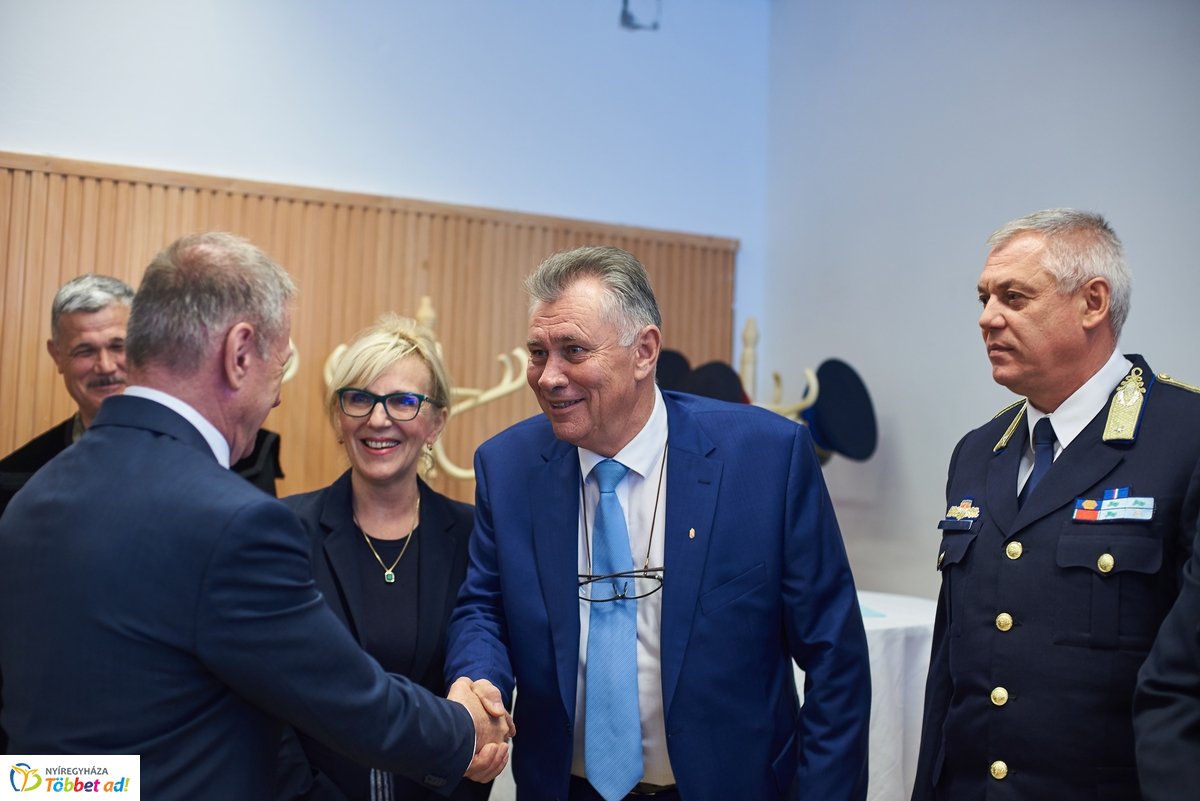 Laktanya átadó Nyíregyházán