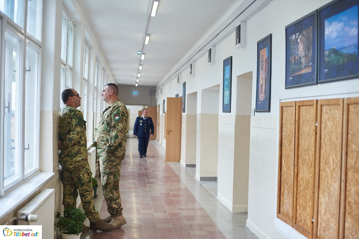 Laktanya átadó Nyíregyházán