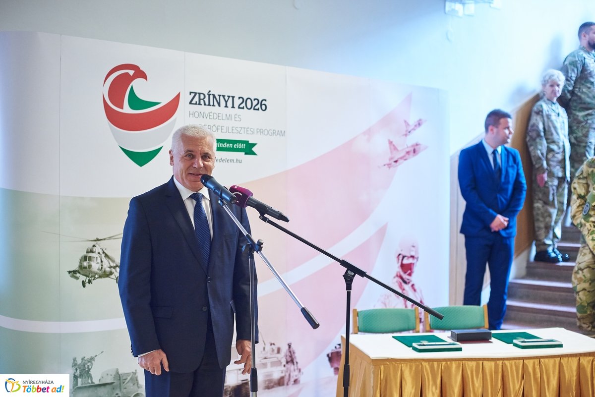 Laktanya átadó Nyíregyházán