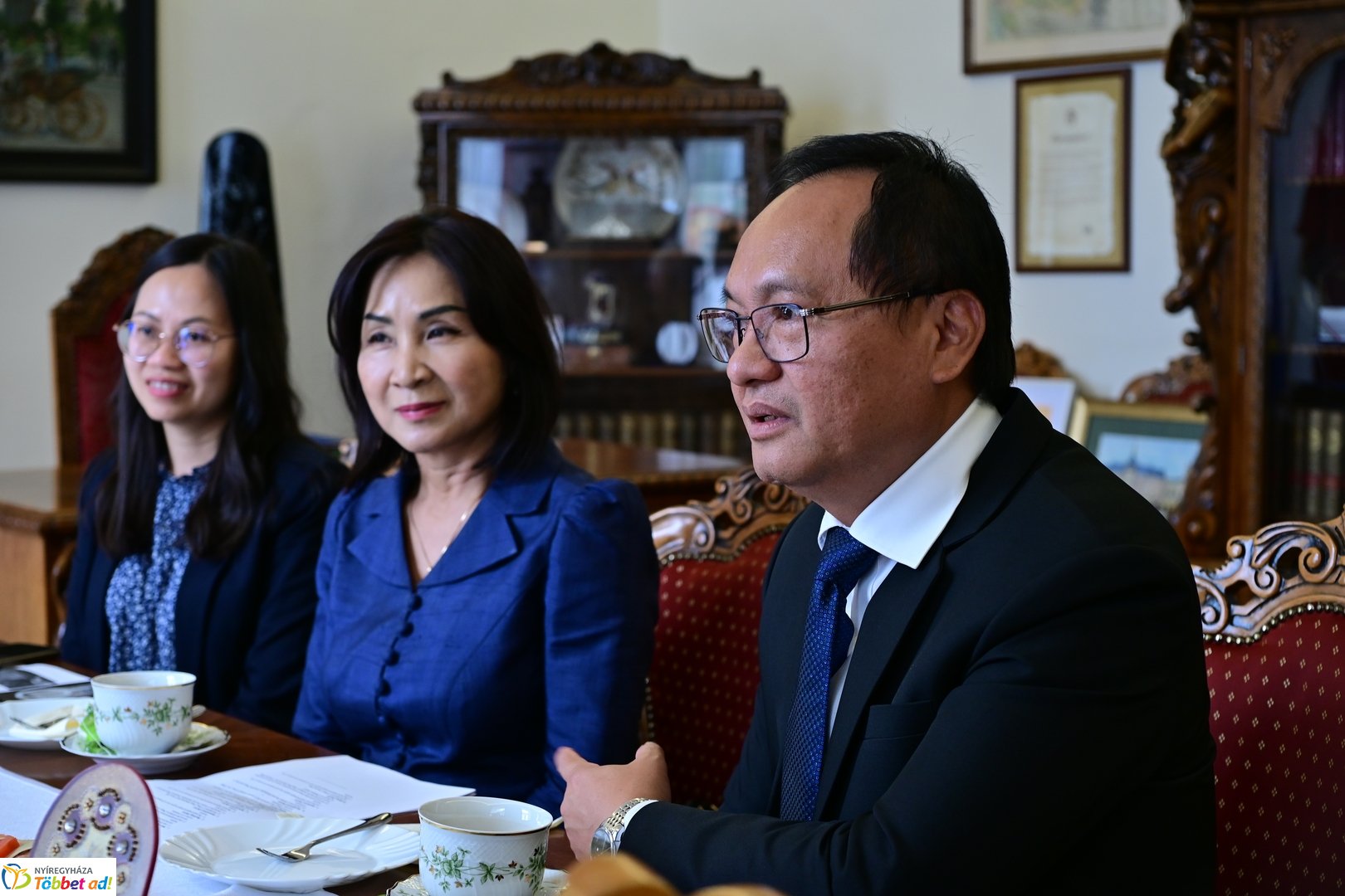 Laoszi nagykövet a Városházán 2025 júliusában