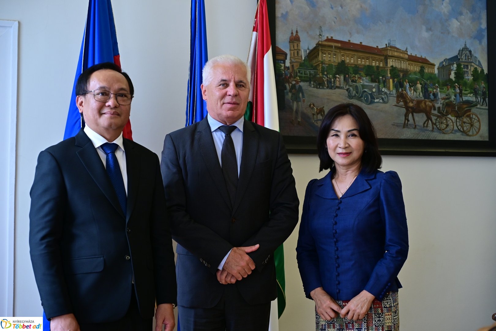 Laoszi nagykövet a Városházán 2025 júliusában