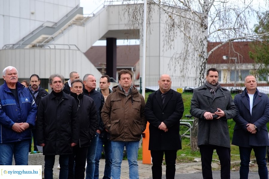 Lapidaris kő a Sitku Ernő emkékművön