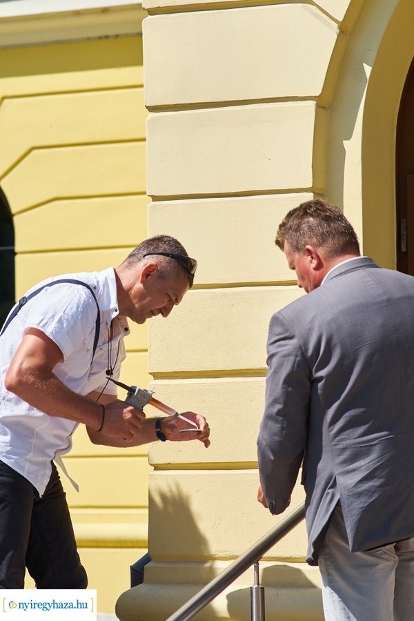 Lapidaris NFC plakettek a belvárosban