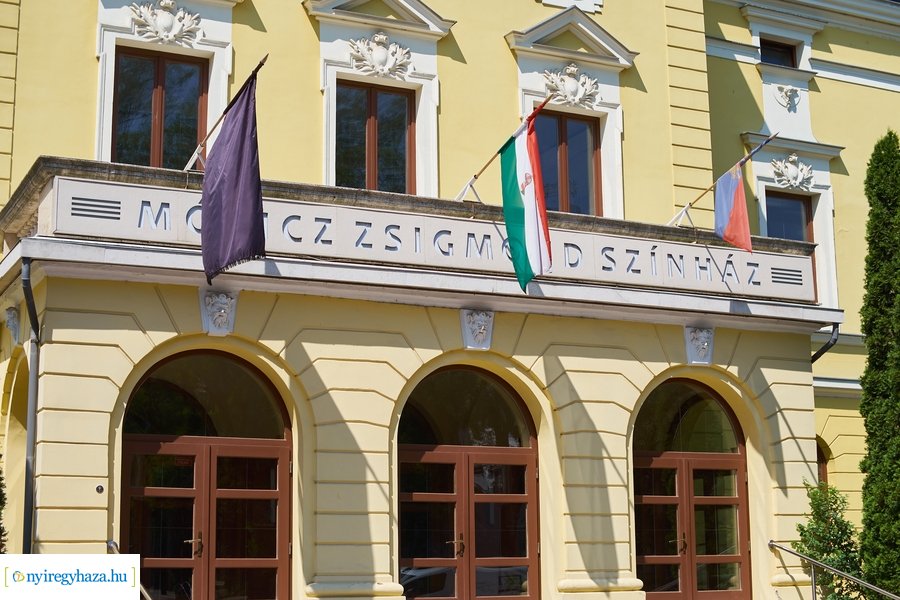 Lapidaris NFC plakettek a belvárosban