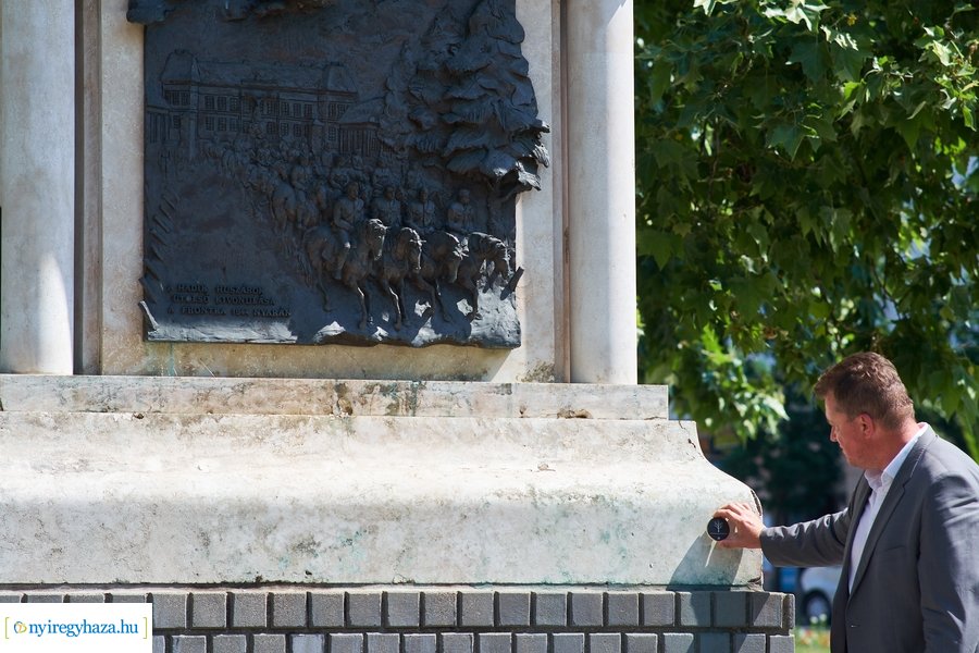 Lapidaris NFC plakettek a belvárosban