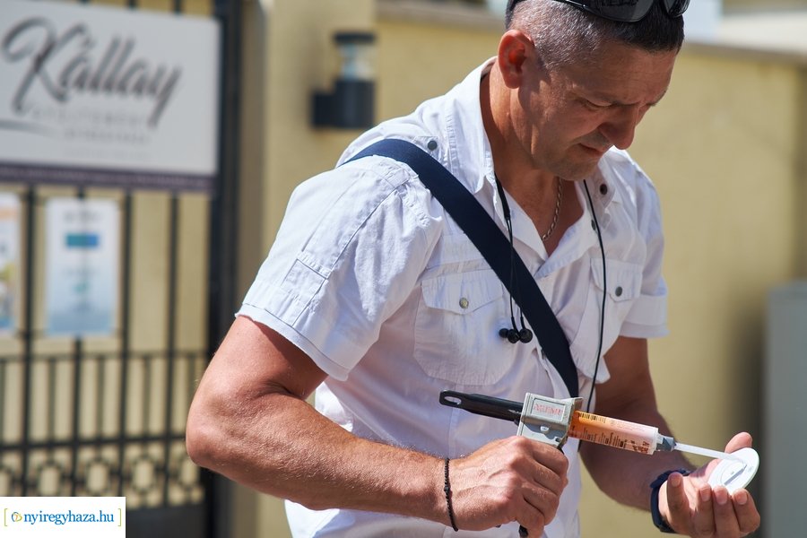 Lapidaris NFC plakettek a belvárosban