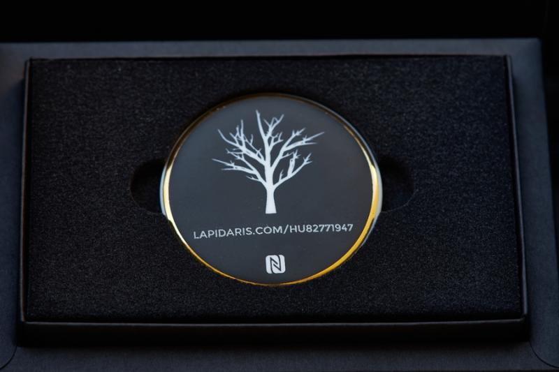Lapidaris NFC plakettek a belvárosban