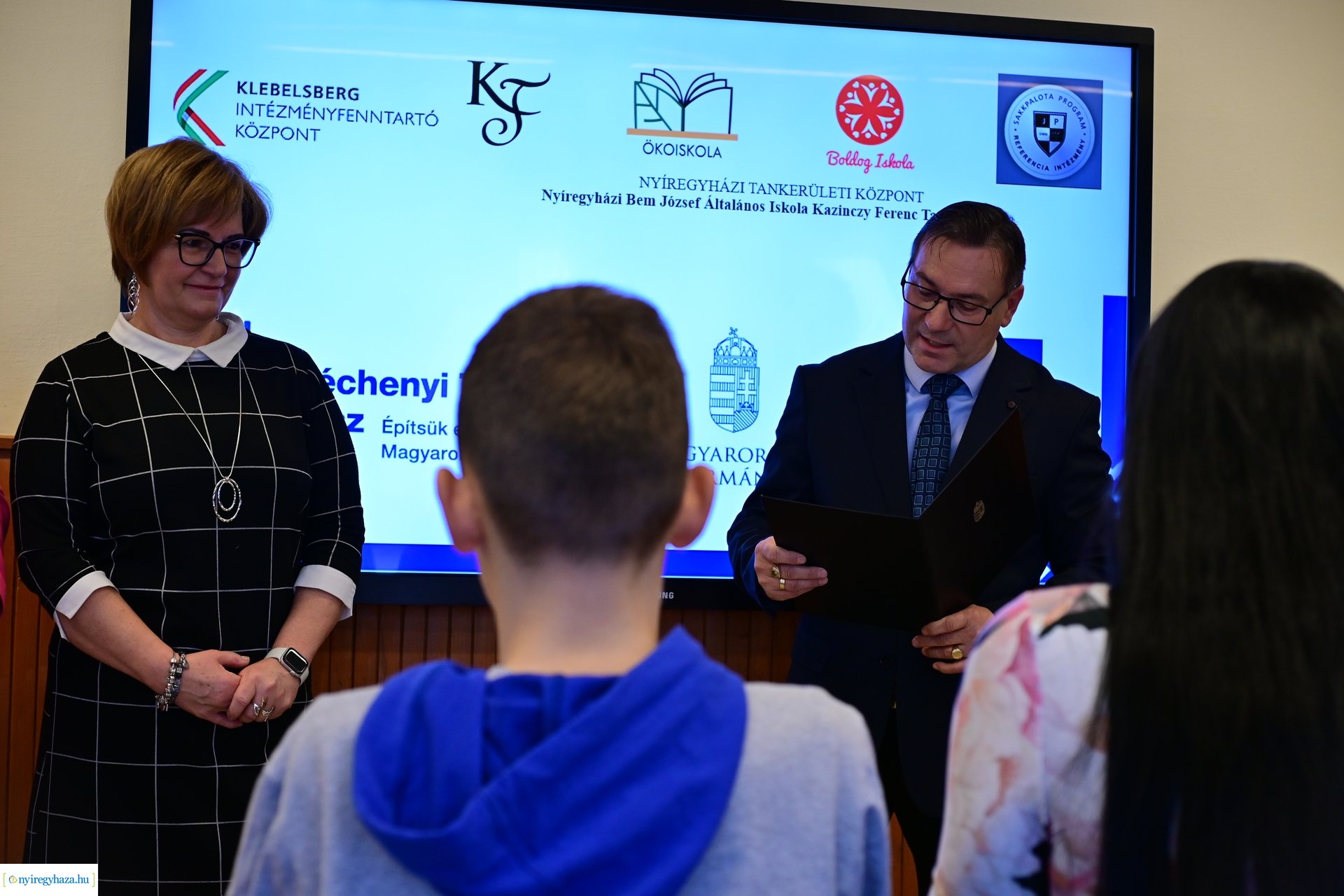 Laptop átadó a Kazinczy iskolában 2024