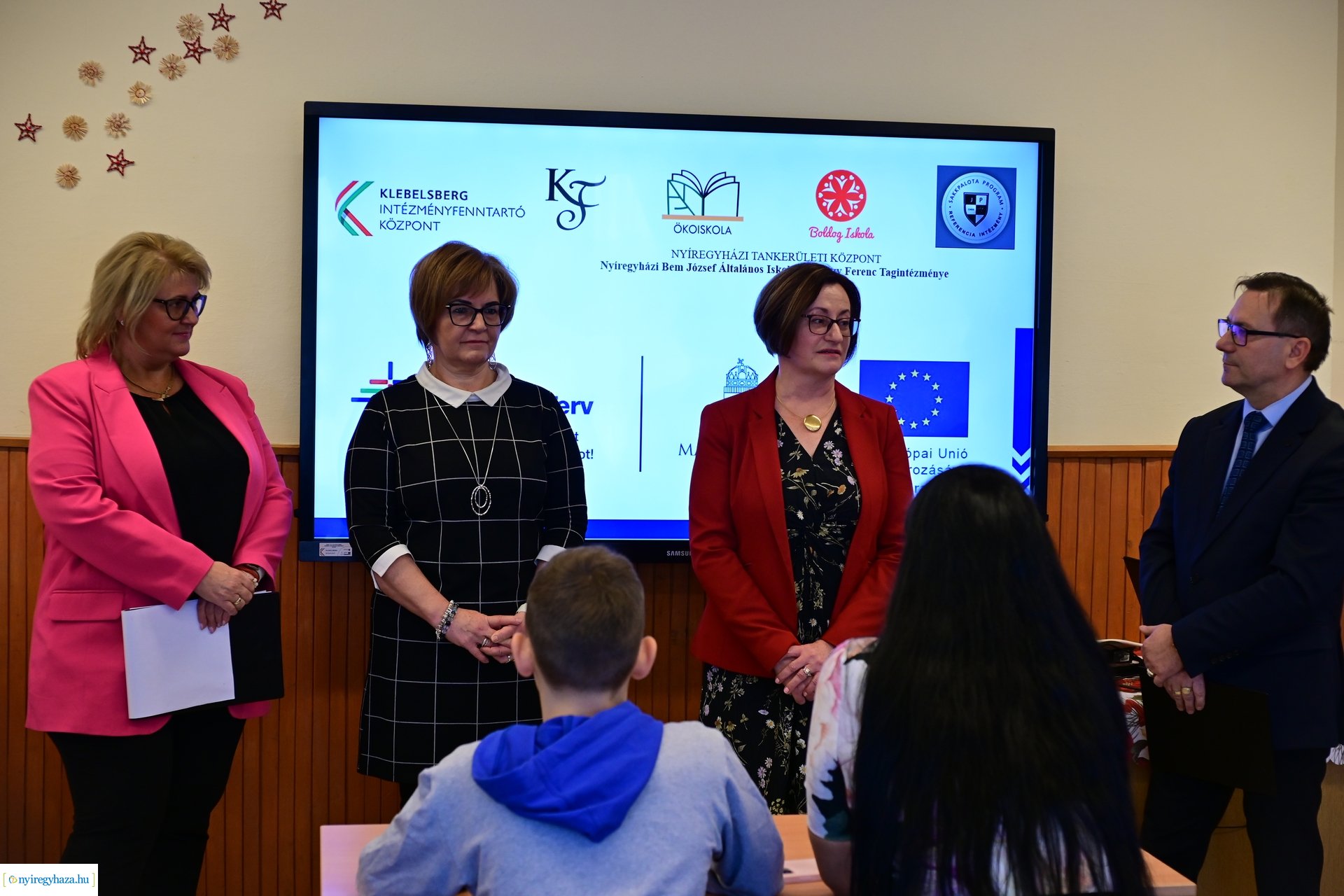 Laptop átadó a Kazinczy iskolában 2024