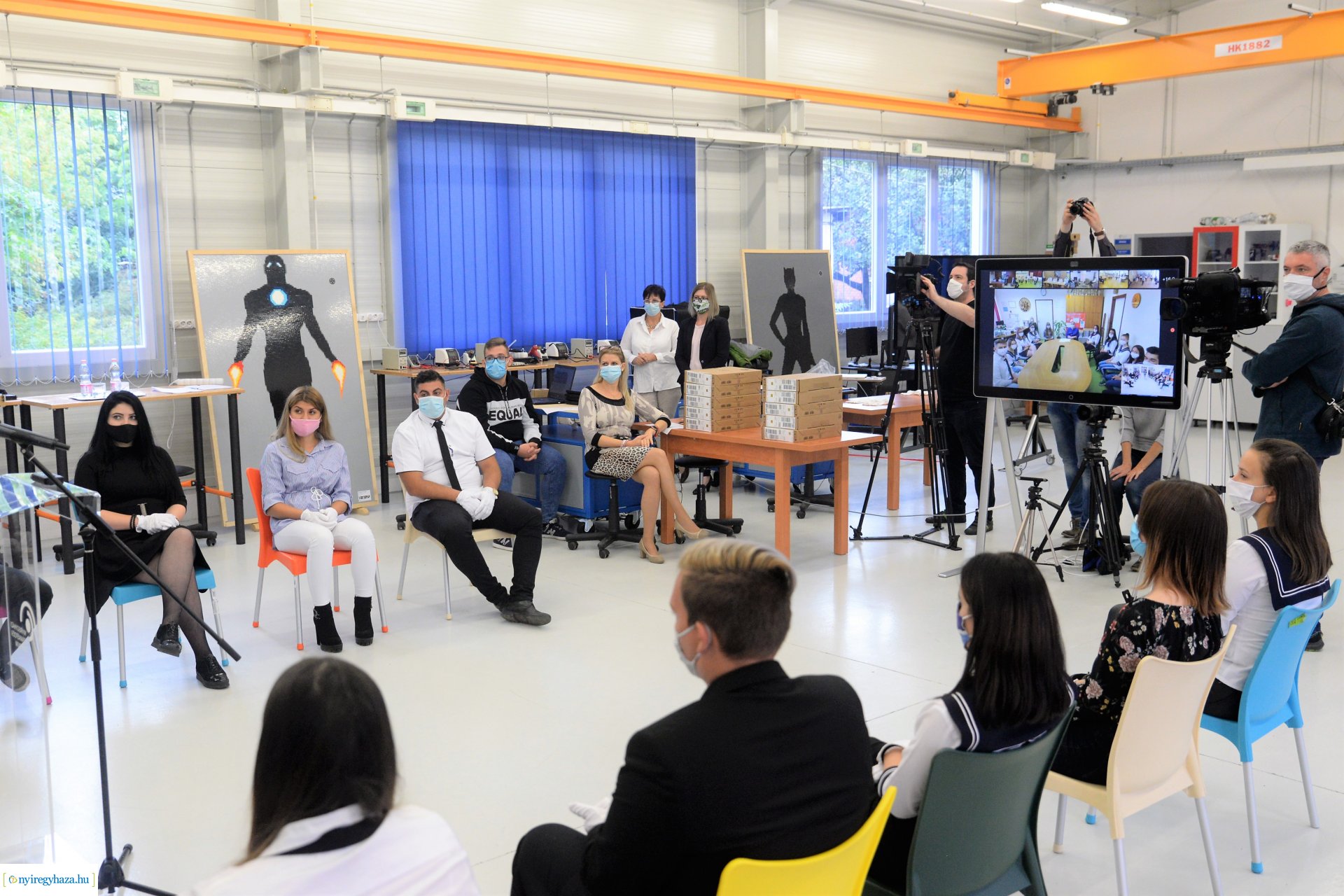 Laptopok átadása a Szakképzési Centrumban