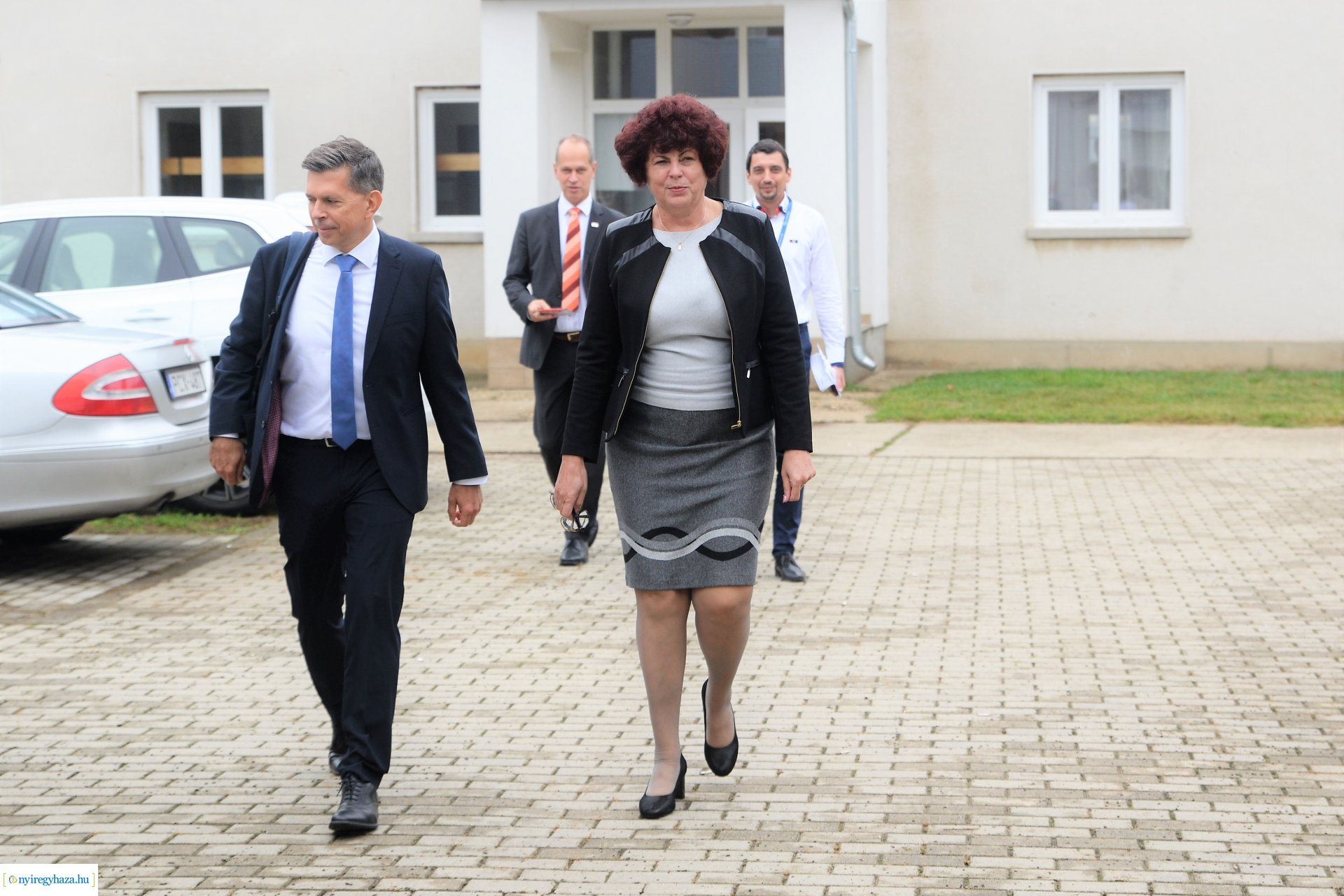 Laptopok átadása a Szakképzési Centrumban