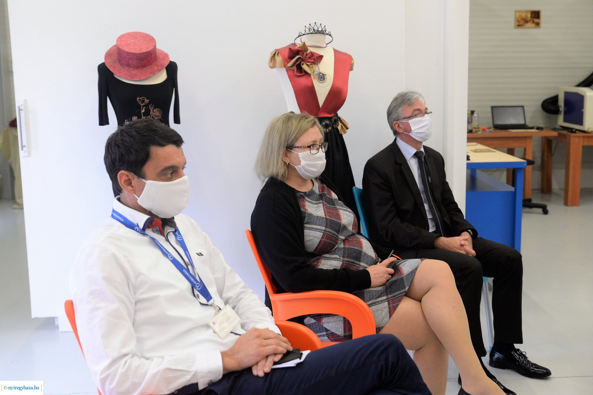 Laptopok átadása a Szakképzési Centrumban