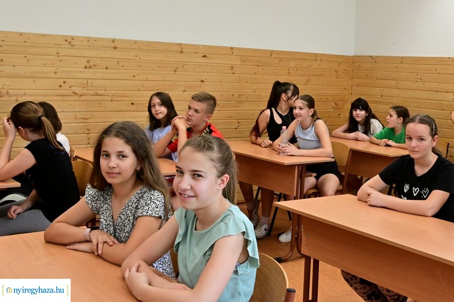 Laptopok érkeztek a kertvárosi iskolába