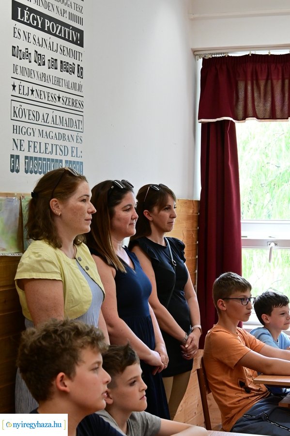 Laptopok érkeztek a kertvárosi iskolába