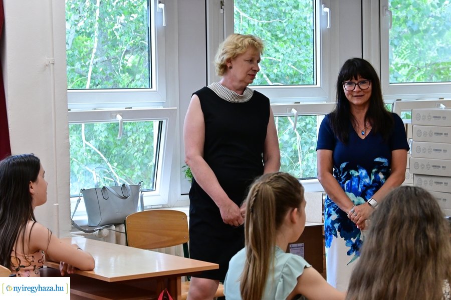 Laptopok érkeztek a kertvárosi iskolába