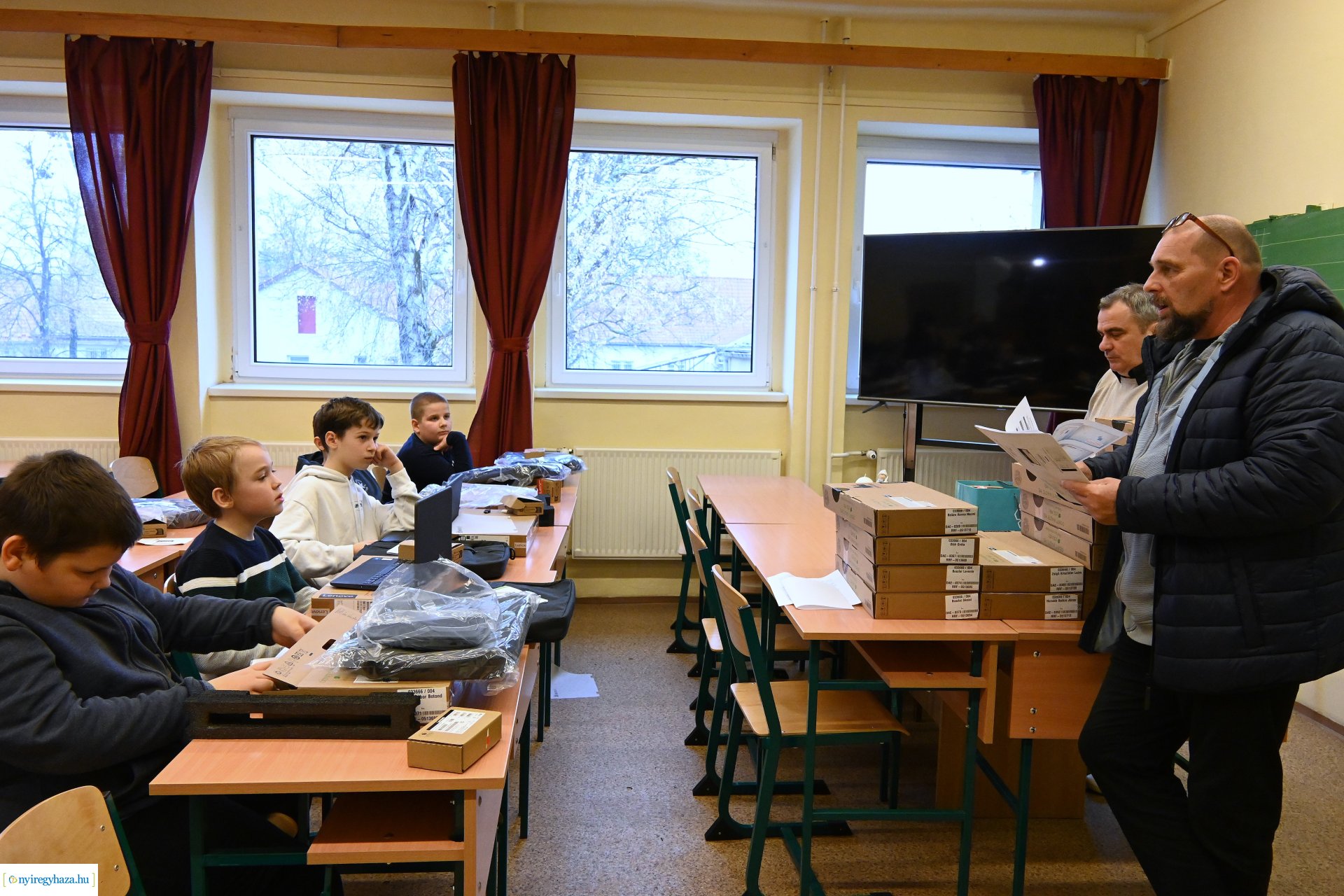 Laptopot kaptak a nyírszőlősi ötödik osztályos tanulók