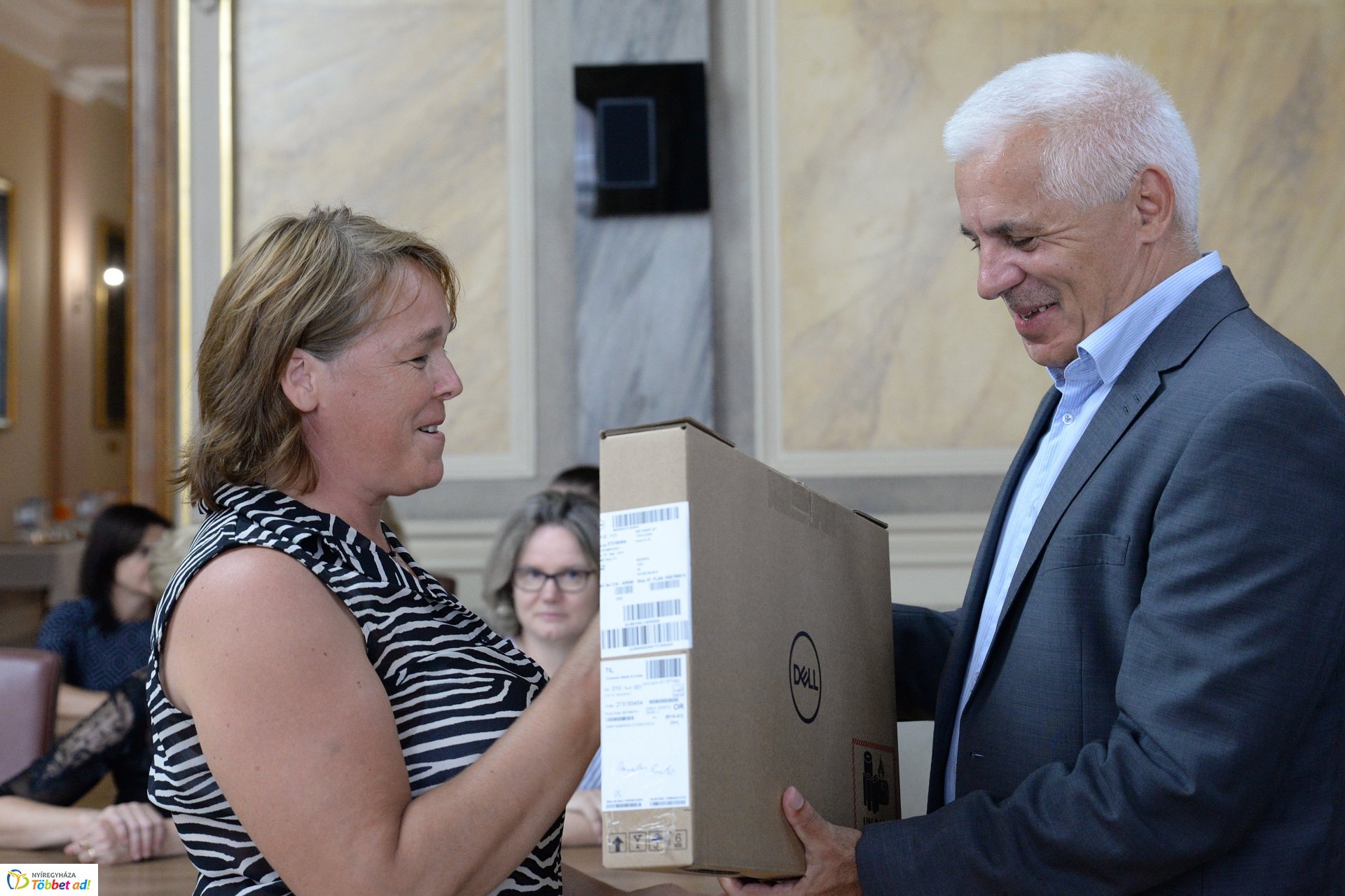 Laptopot kaptak a védőnők