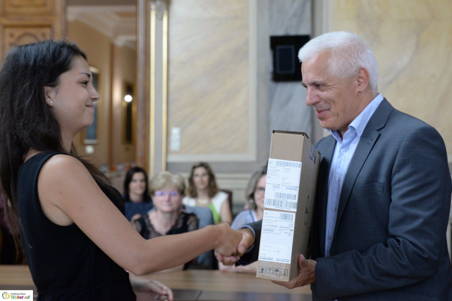 Laptopot kaptak a védőnők