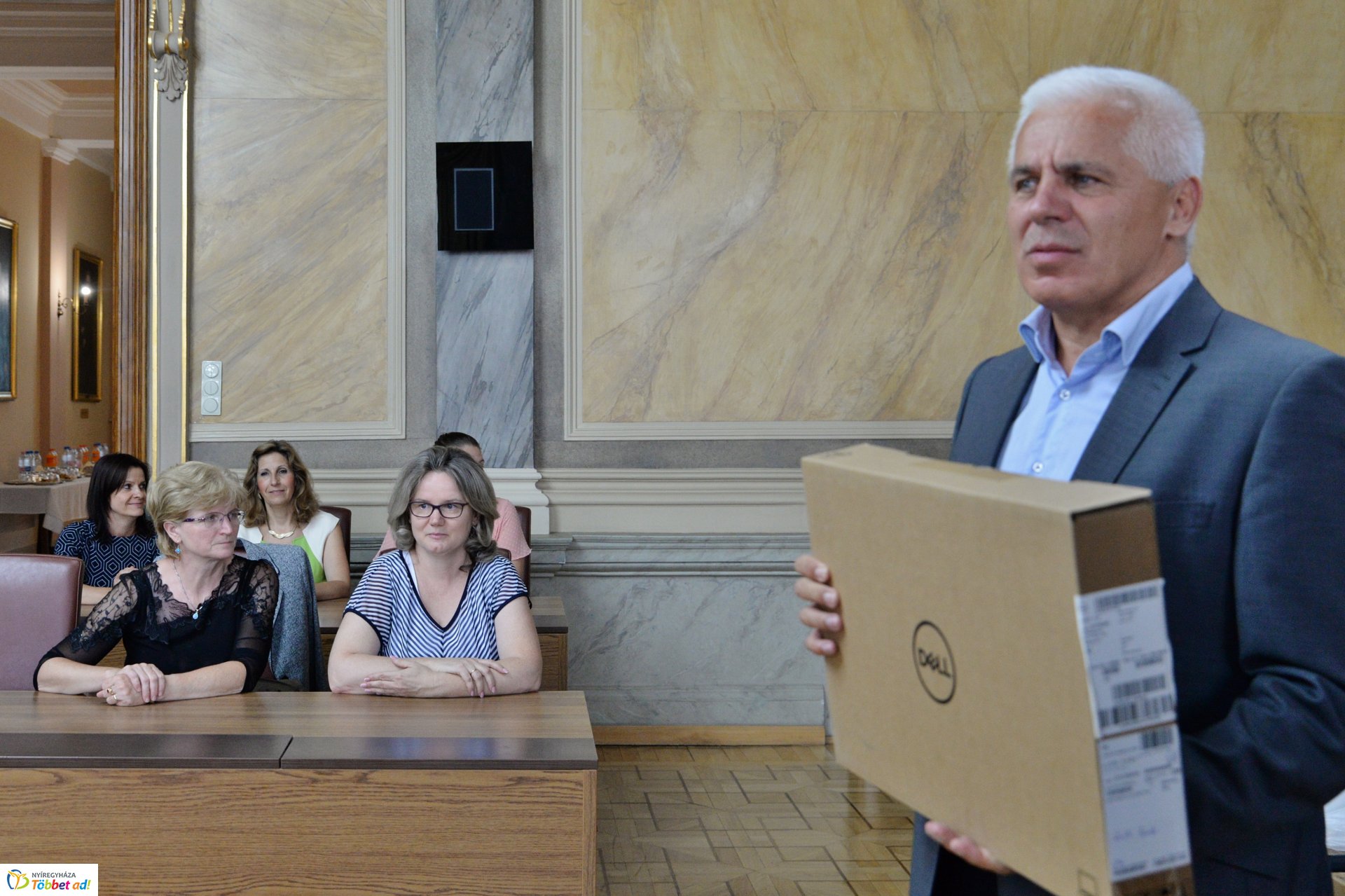 Laptopot kaptak a védőnők