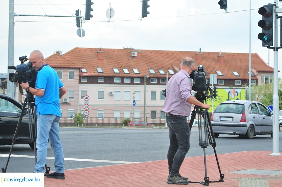 László utcai csomópont átadó