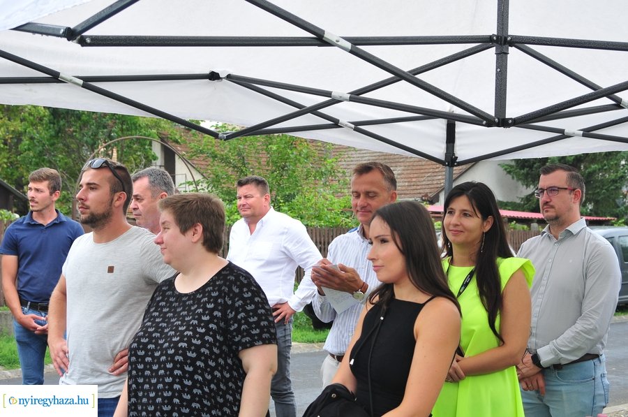 László utcai csomópont átadó