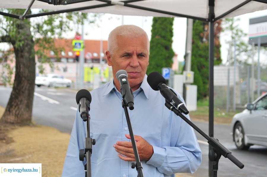 László utcai csomópont átadó