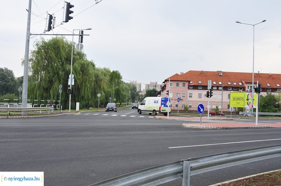 László utcai csomópont átadó