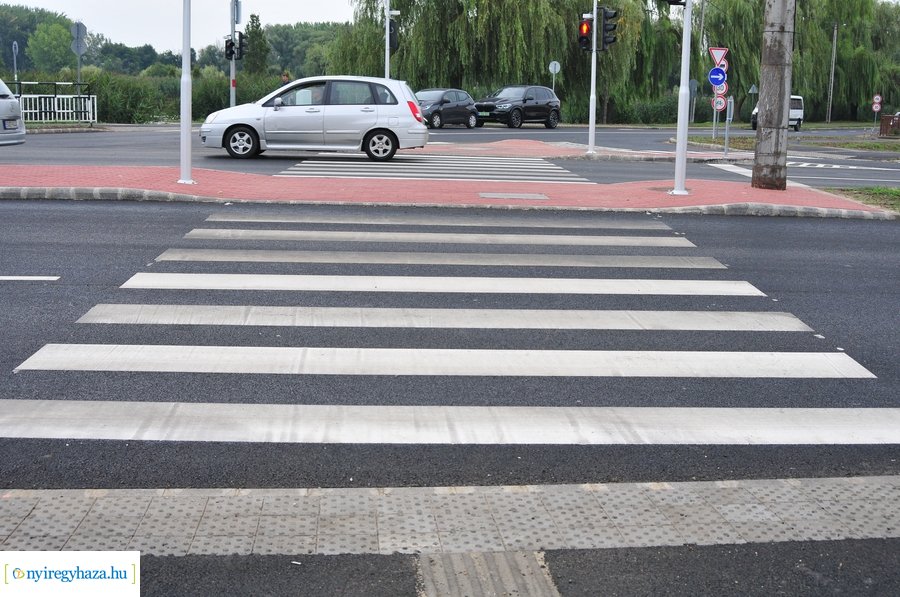 László utcai csomópont átadó