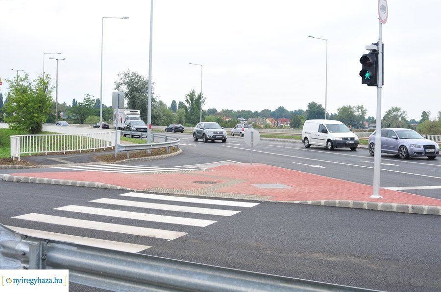 László utcai csomópont átadó