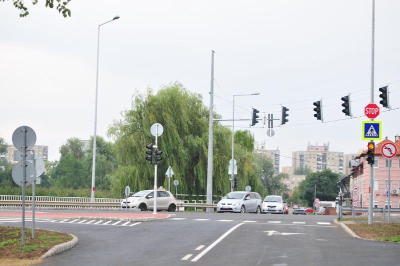 László utcai csomópont átadó