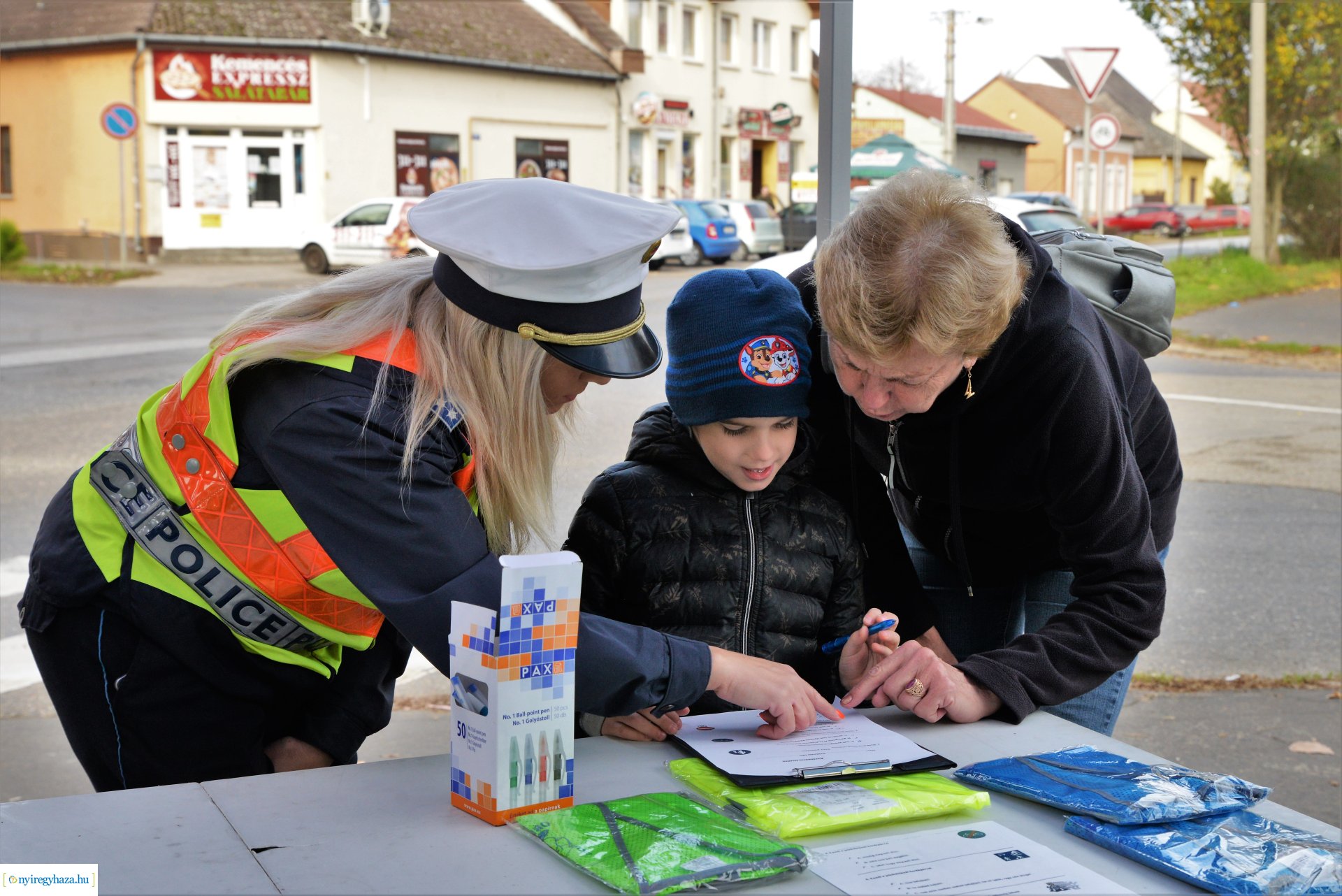 Látni és látszani!