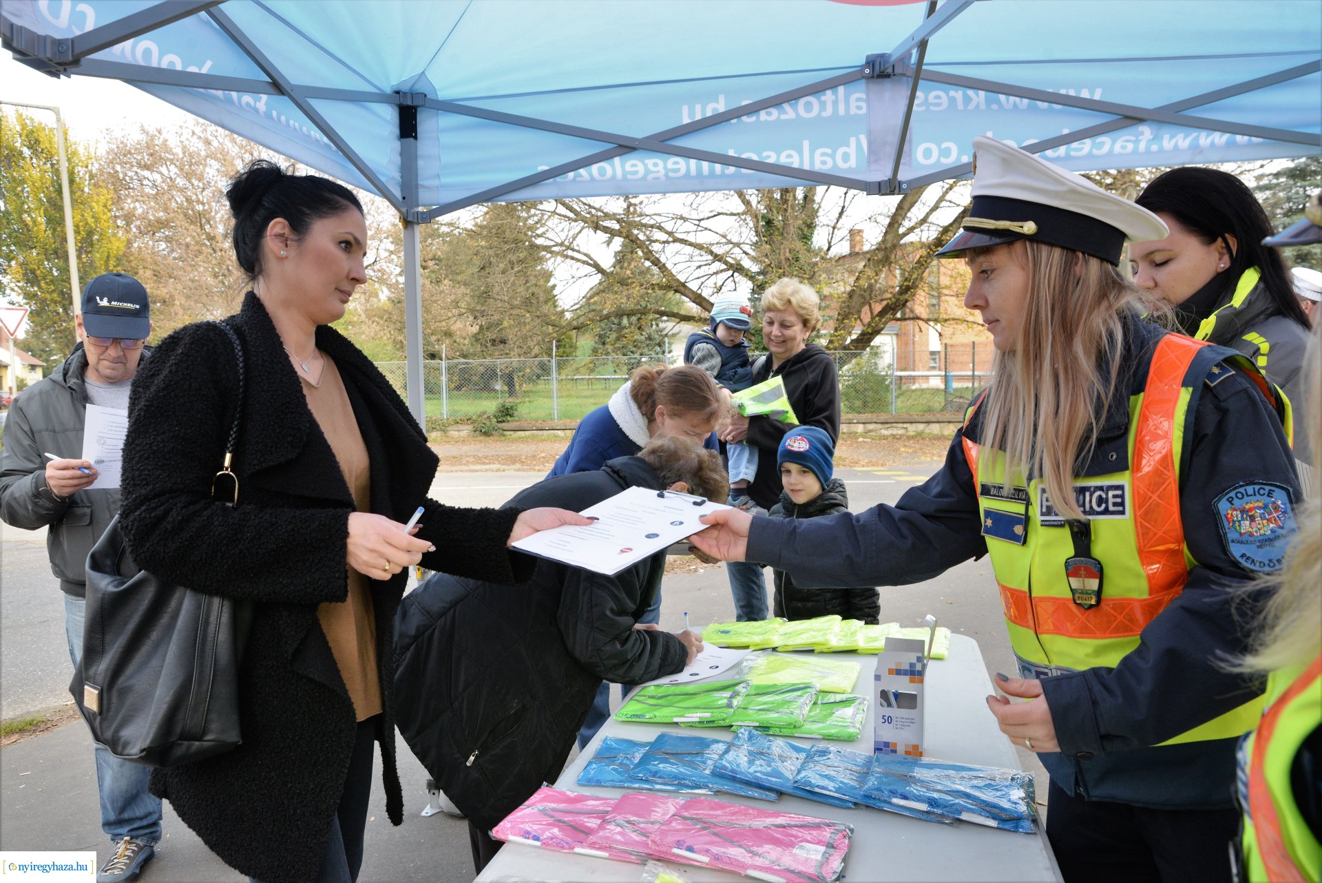 Látni és látszani!