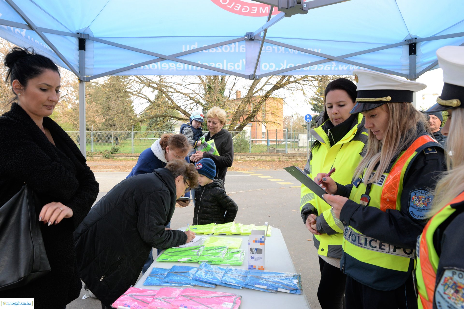 Látni és látszani!