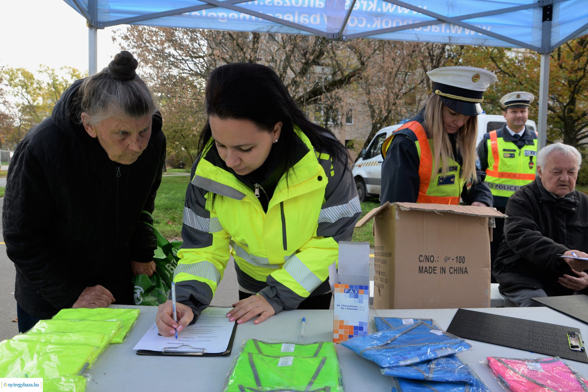 Látni és látszani!