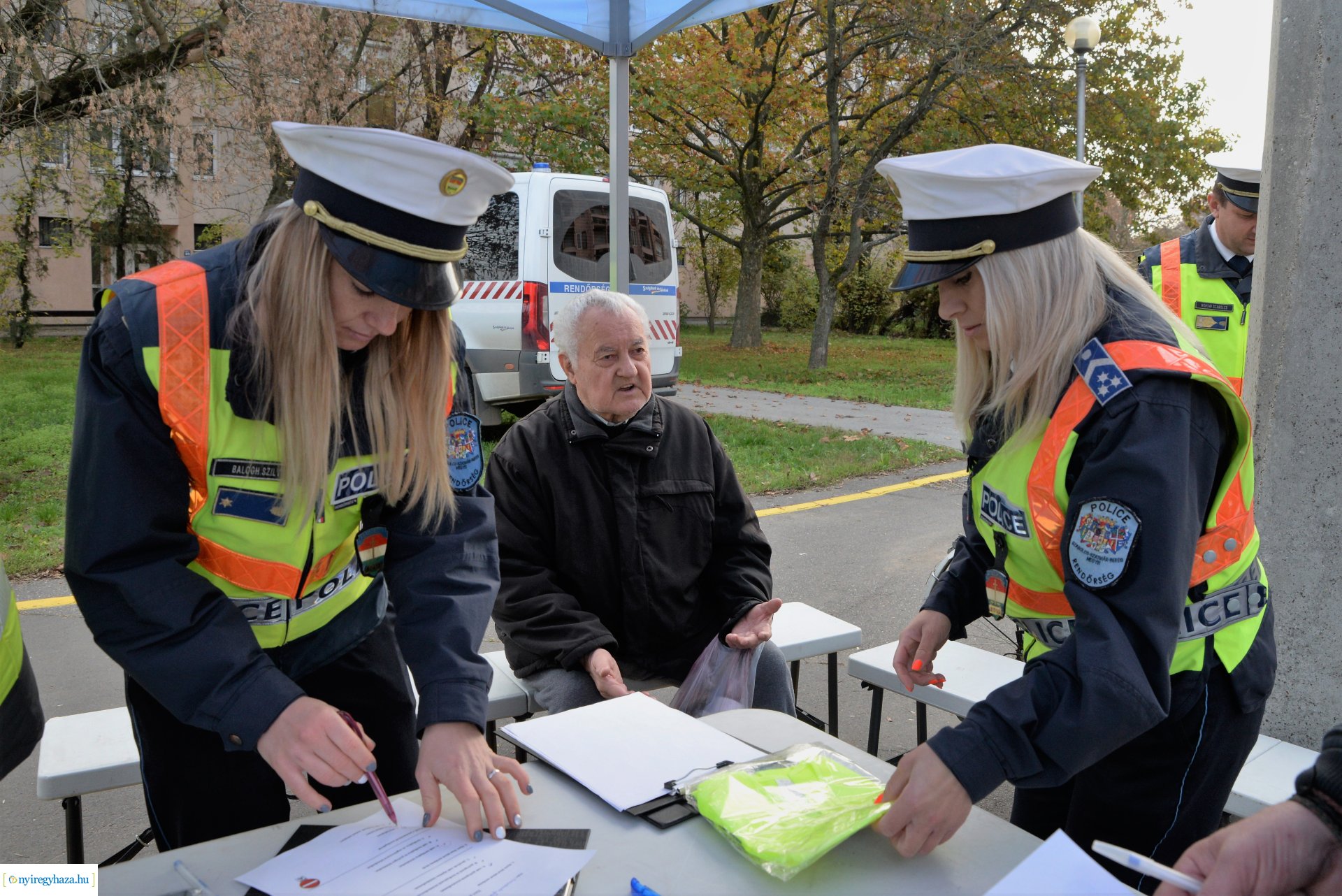 Látni és látszani!