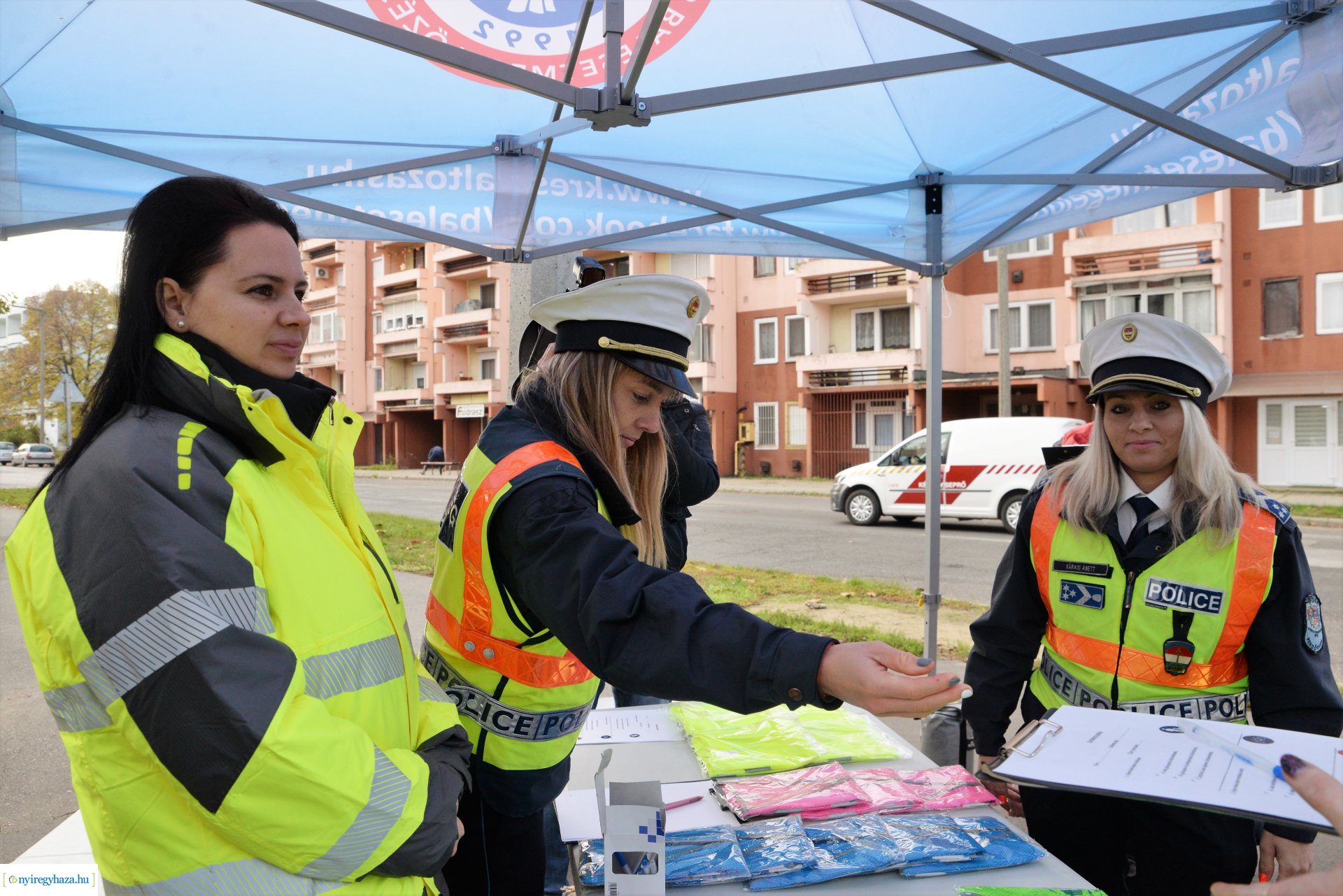 Látni és látszani!