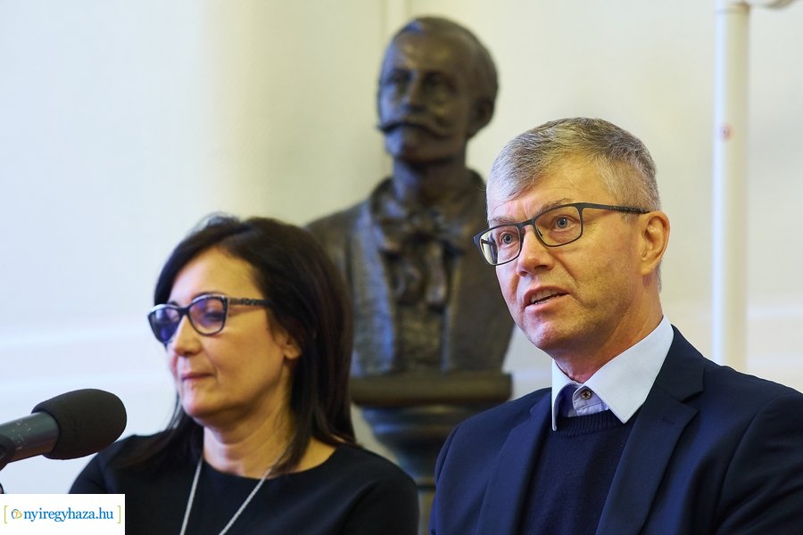 LEGO adomány a Jósa András Oktatókórháznak