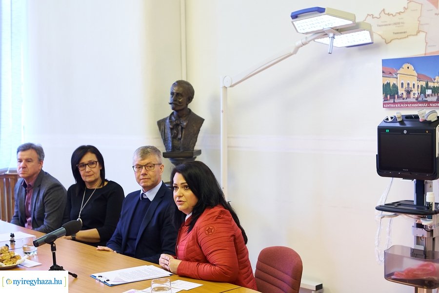 LEGO adomány a Jósa András Oktatókórháznak