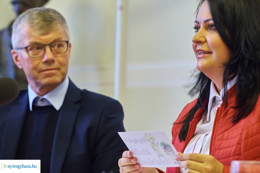 LEGO adomány a Jósa András Oktatókórháznak